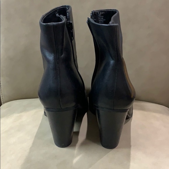 Like New Nine West black boots - Picture 2 of 7